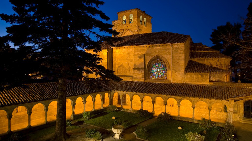 Claustro de la iglesia de San Pedro, Estella - Turismo en Navarra