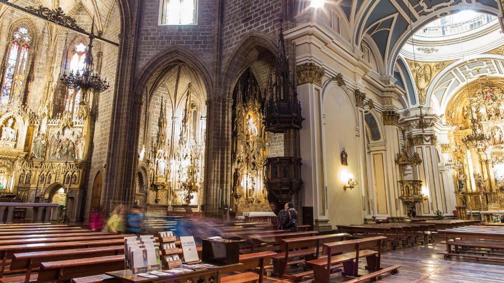 Interior de la iglesia de San Saturnino, Pamplona - Turismo en Navarra