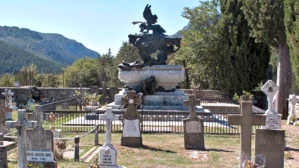 Mausoleo de Julián Gayarre, Roncal - Turismo en Navarra