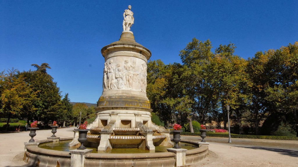 Monumento a Julián Gayarre, Jardines de la Taconera, Pamplona - Turismo en Navarra
